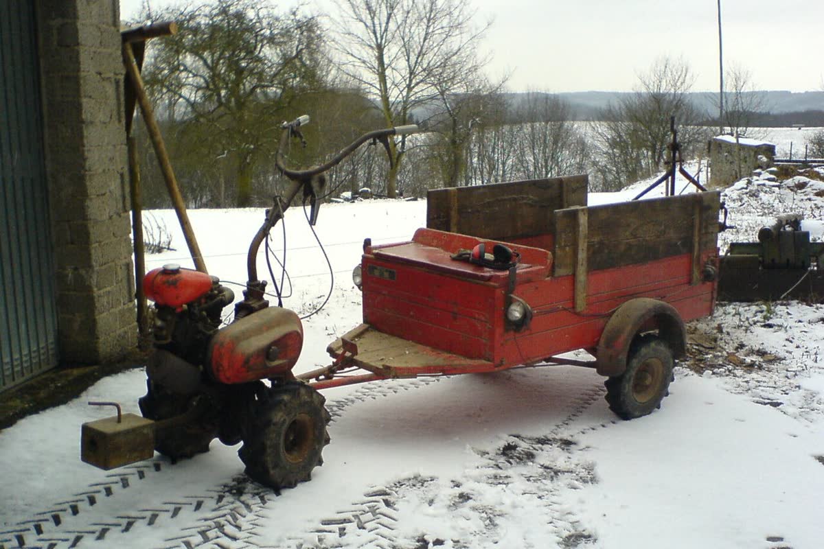 2000 Mitsubishi Agricultural Tiller image 2