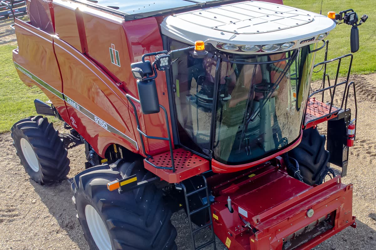 2001 Iseki Combine Harvester