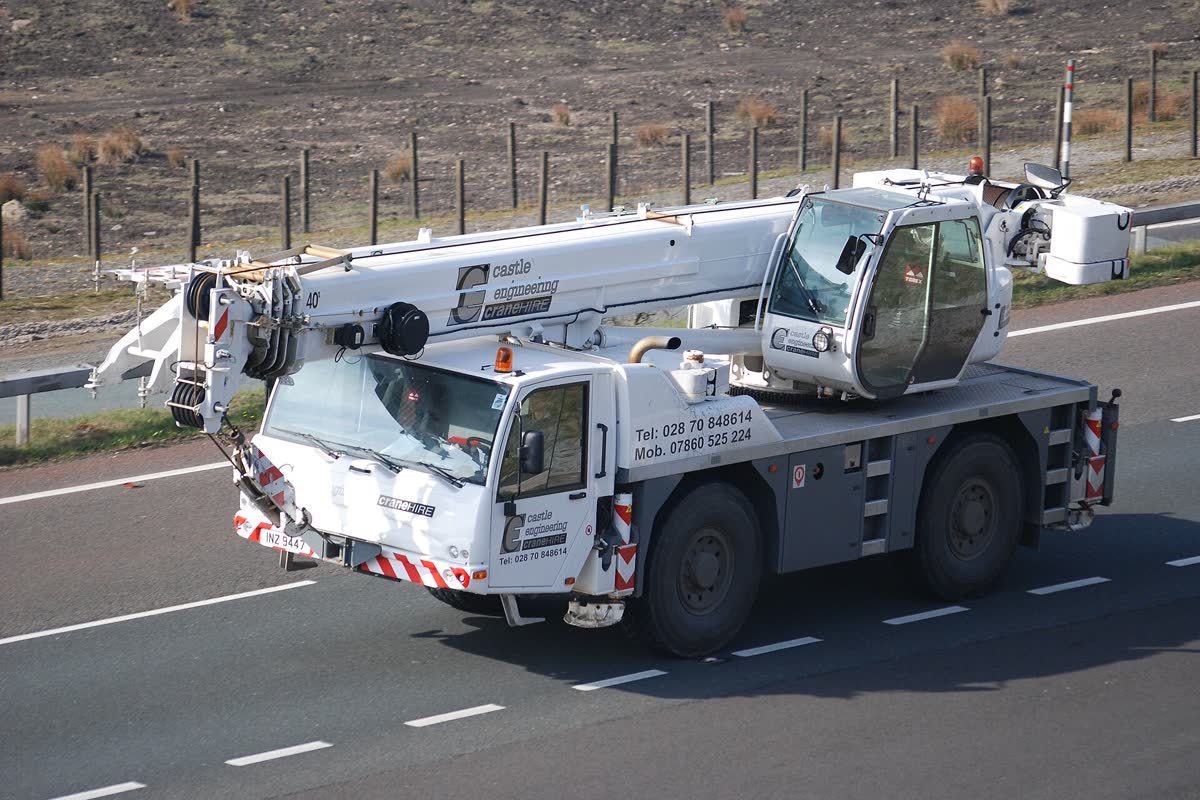 2001 Tadano Rough Terrain Crane