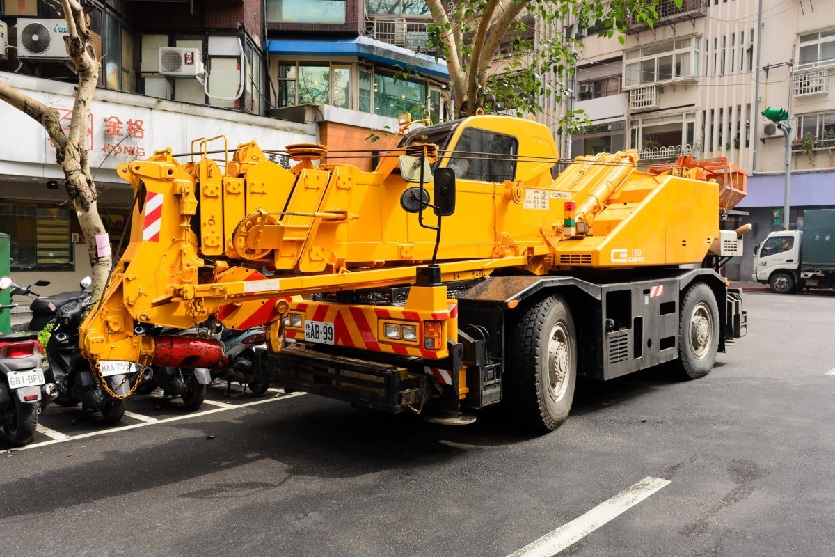 Representative photo of 2001 Tadano Rough Terrain Crane