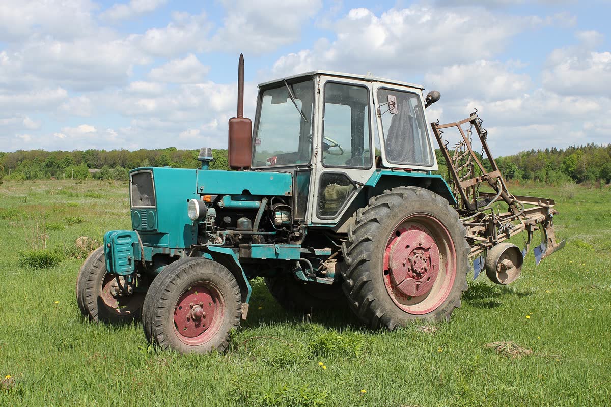 2002 Kubota GL Series Tractor