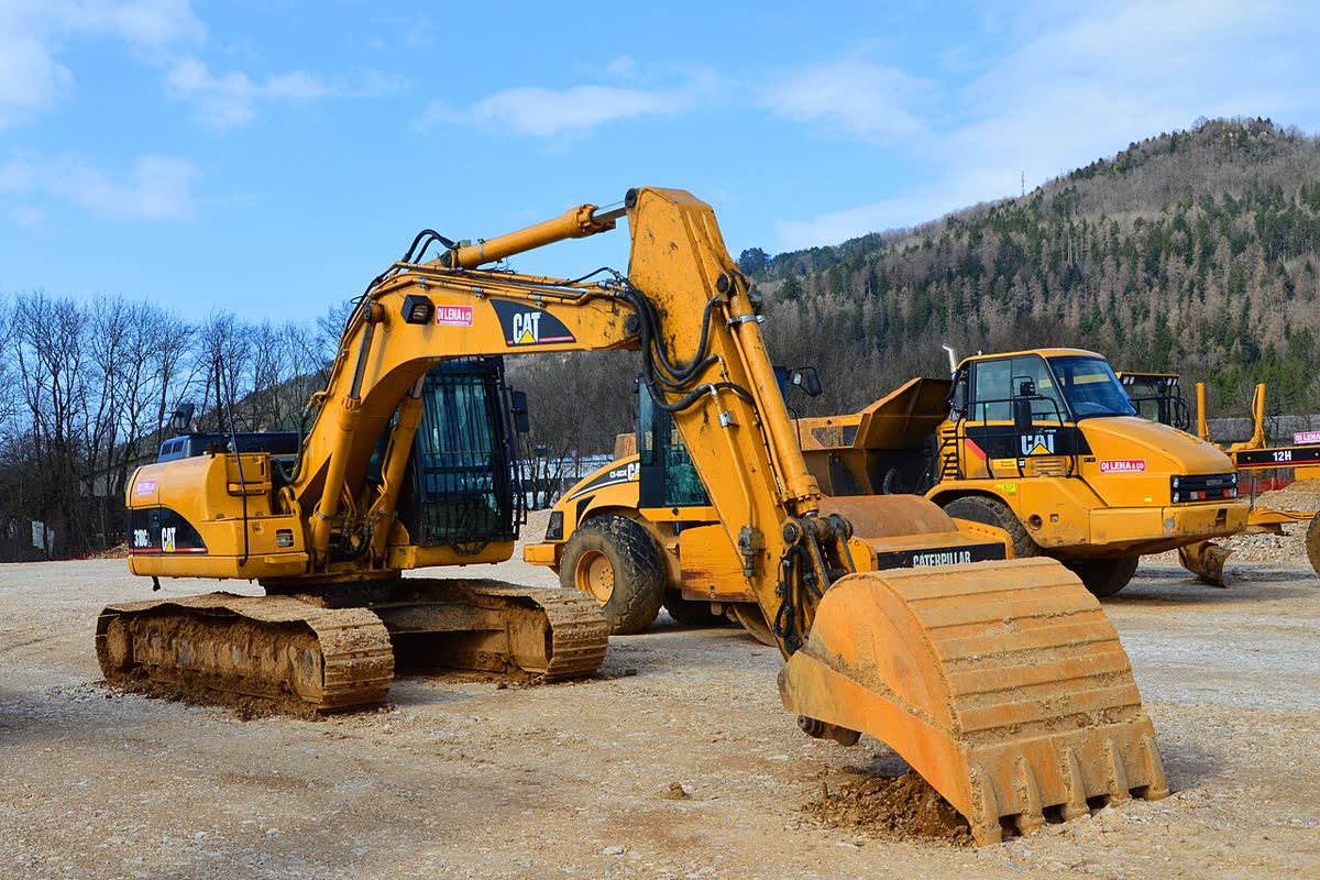 2003 Hitachi ZX120 Excavator image 2