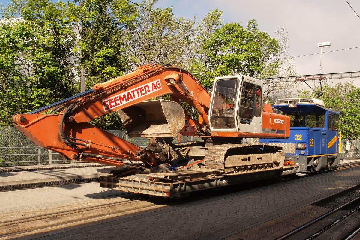 2004 Komatsu PC78US Excavator image 3